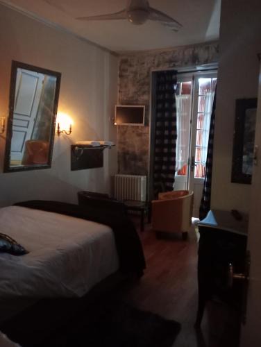 Saint-Amand-Montrond Hotel | l'authentique