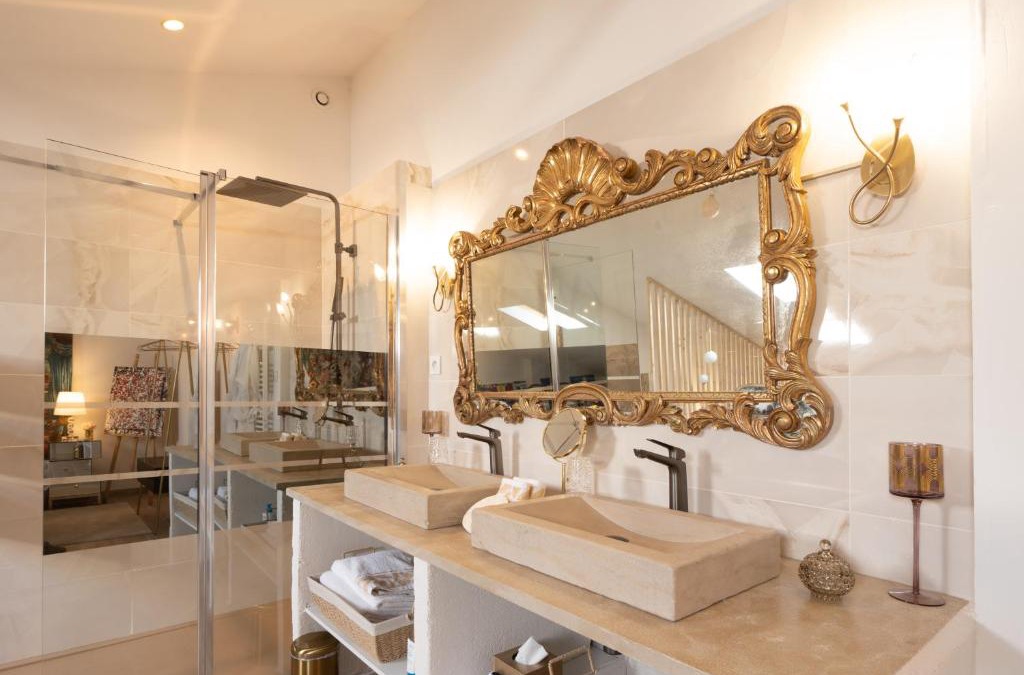 Le Pontet Apartment | L'Avant Scène Meublé 5 étoiles Parking Gratuit Jacuzzi