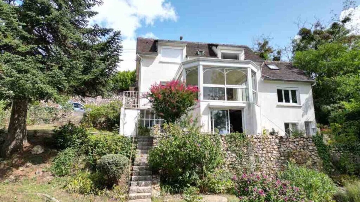 Saint-Lubin-des-Joncherets House | L'Avre de Paix, at the water's edge