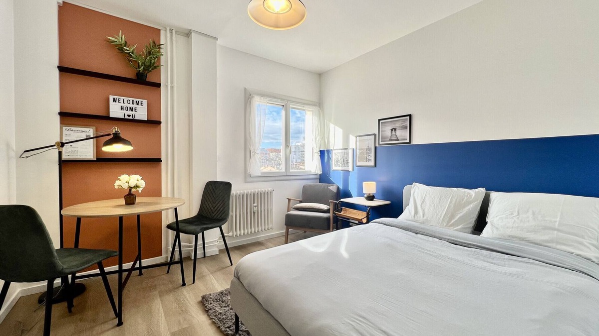 Fontaine-Bayonne-Cartoucherie Apartment | L'azur - Cozy Studio near tram & city center