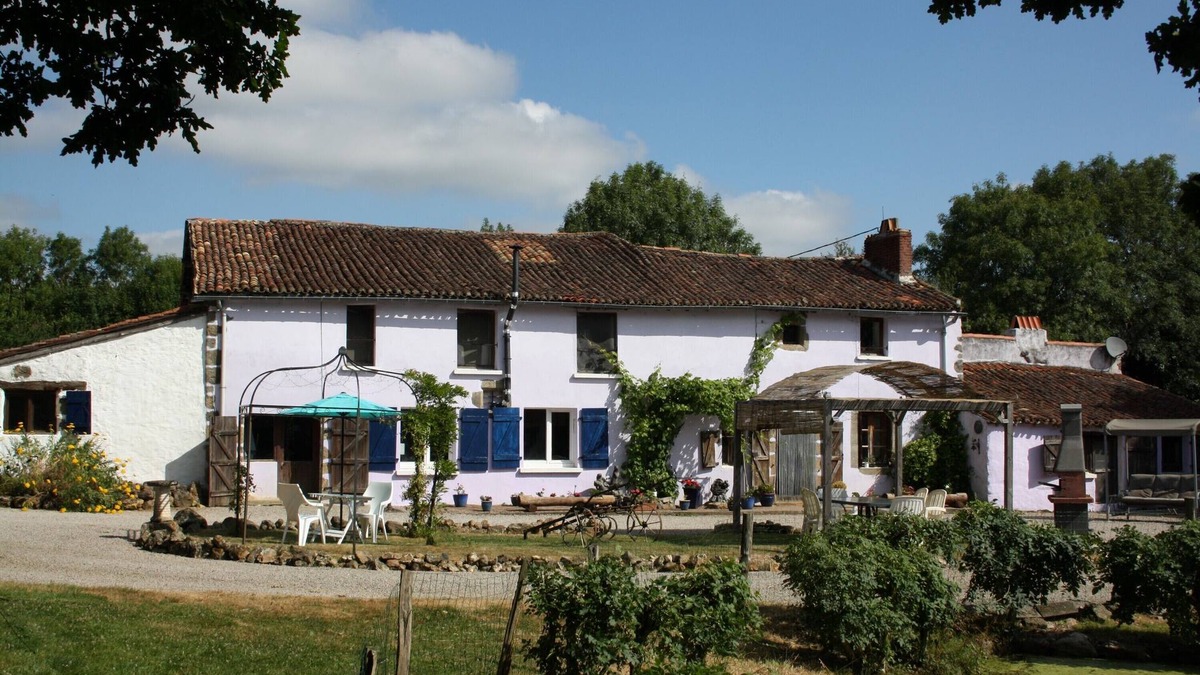 Saint-Martin-du-Fouilloux Other | L'Ecurie (1 Bedroom, Sleeps 2) is 1 of 2 gites in 16thC farmhouse with Pool