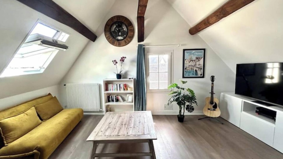 Chartres Apartment | L'écuyer: studio in the heart of the historic district