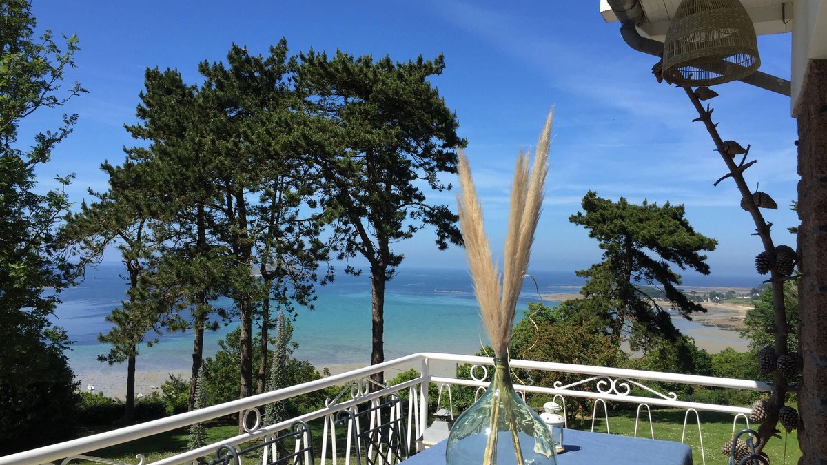 Louannec House | L'ENVIE DU LARGE: charming rental sea view, pink granite coast