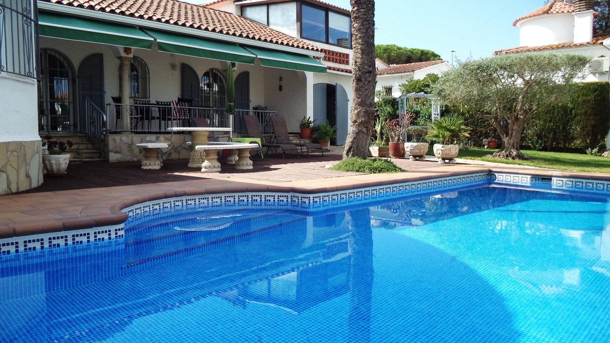 L'Escala Villa | L'escala: House/Villa - L'escala
