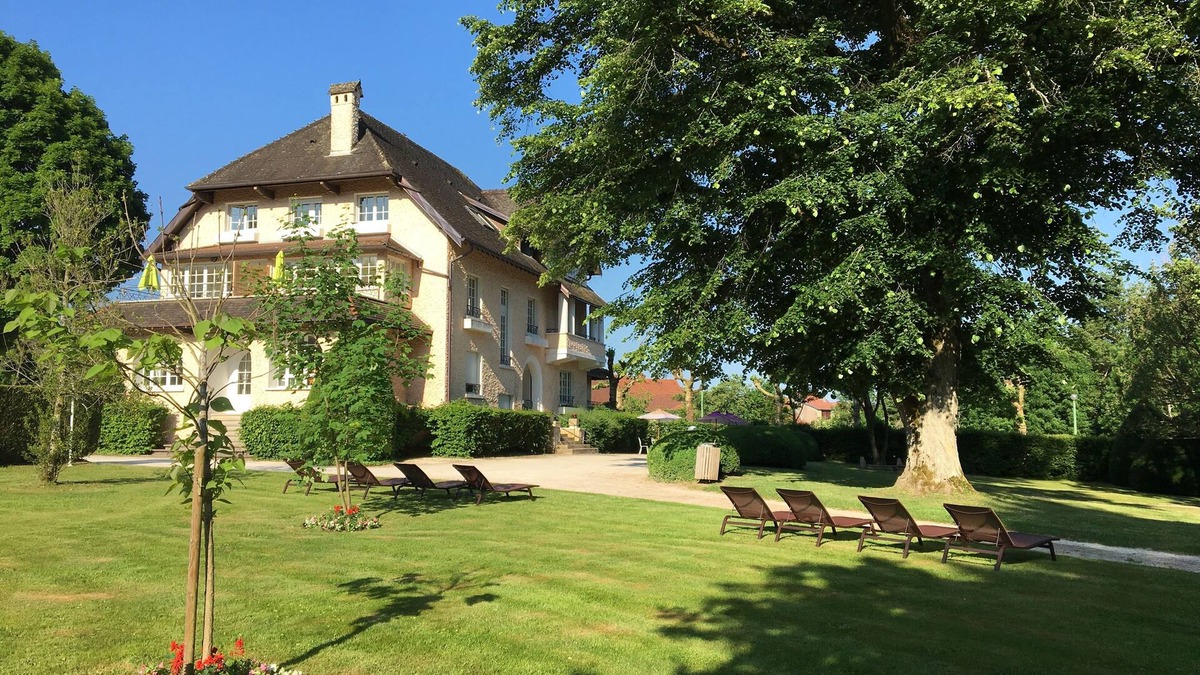 Forges-les-Bains Apartment | L'ESCALE - AVOINE - Maison d'Hôtes l'Escale -THERMES DE BAINS LES BAINS