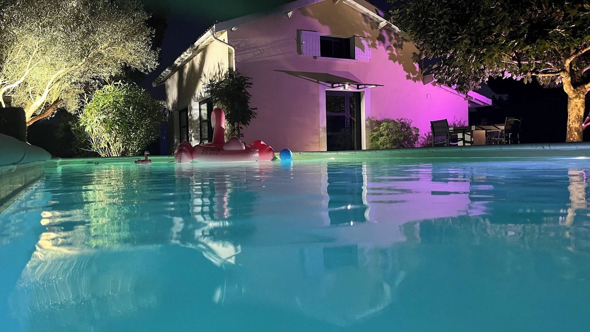La Lande-de-Fronsac Cottage | L'Escale Girondine with its sauna, SPA and private pool.