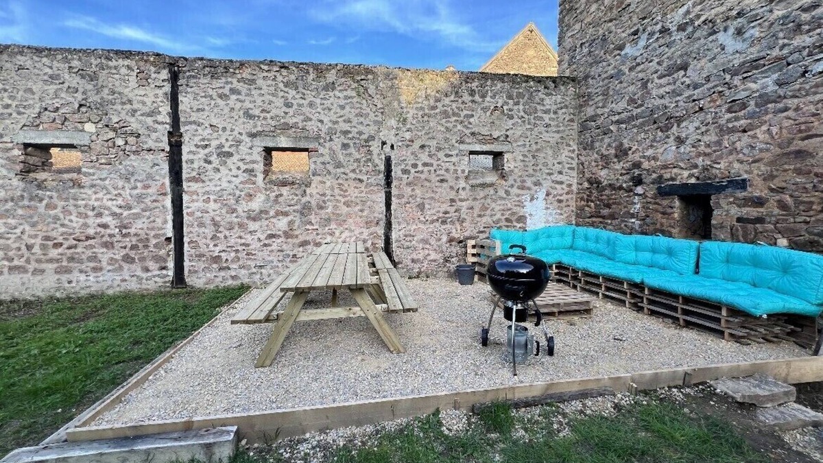 Avallon House | "L'escargot" Family home