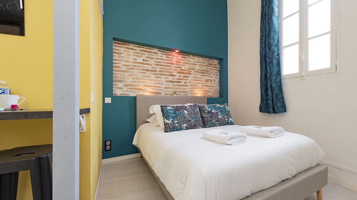 Carmes Apartment | L'Estival - Calm Studio Downtown