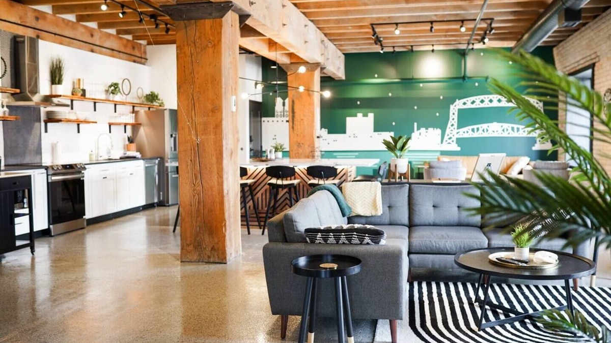 Downtown - Waterfront Condo | L'Etoile du Nord | The Brix | Pool in Canal Park!