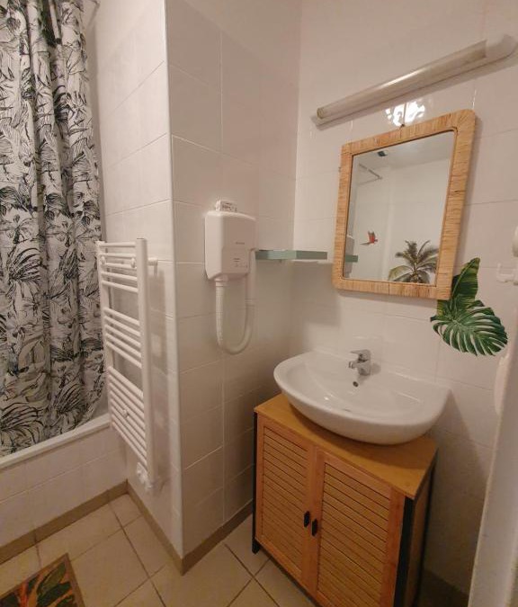 Cuxac-Cabardes Hotel | L EVASION