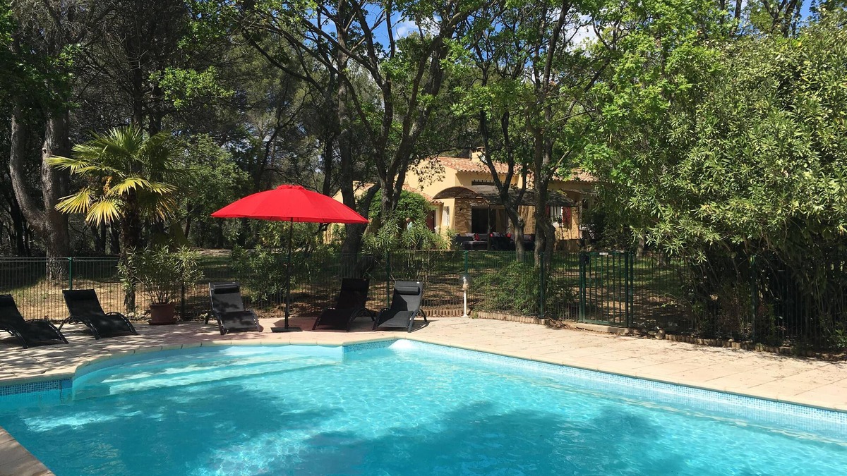 Lauris Villa | L'EVIDENCE 6000 m² of pine forest - heated swimming pool 12x6 m'with safety fence