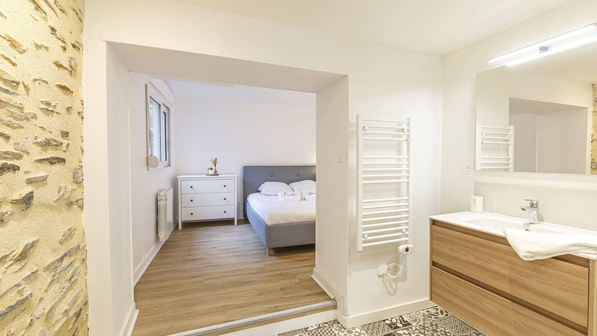 Saint-Serge Apartment | L'Hévéa - Appartement proche centre-ville