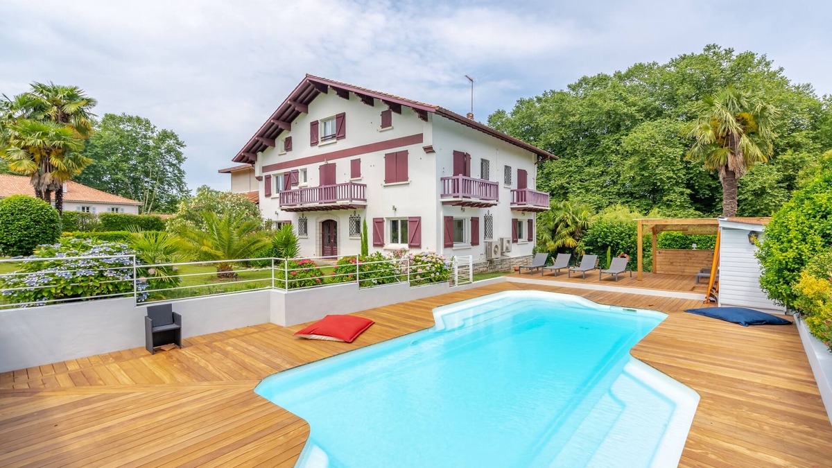 Ustaritz Villa | L'hacienda/Ustaritz/Large pool villa