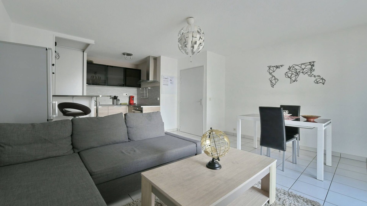 Laval Apartment | L'Hortense - Wifi - Parking - Gare