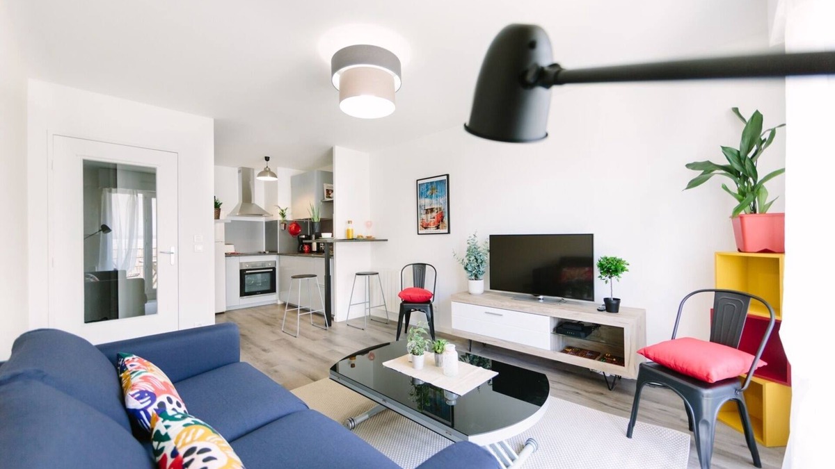 Madeleine-Champ de Mars Apartment | L'Idéal- Cité des Congrès Nantes