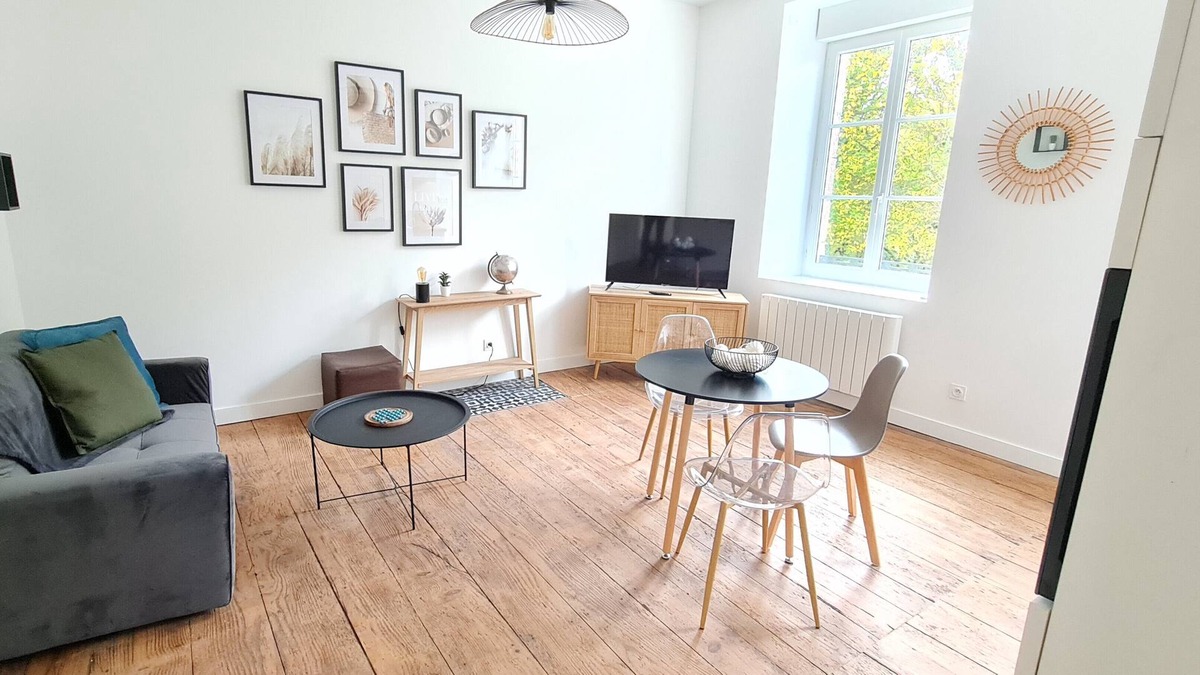 Pontivy Apartment | L'Imperial 6 - T2 - Centre ville - 1er étage