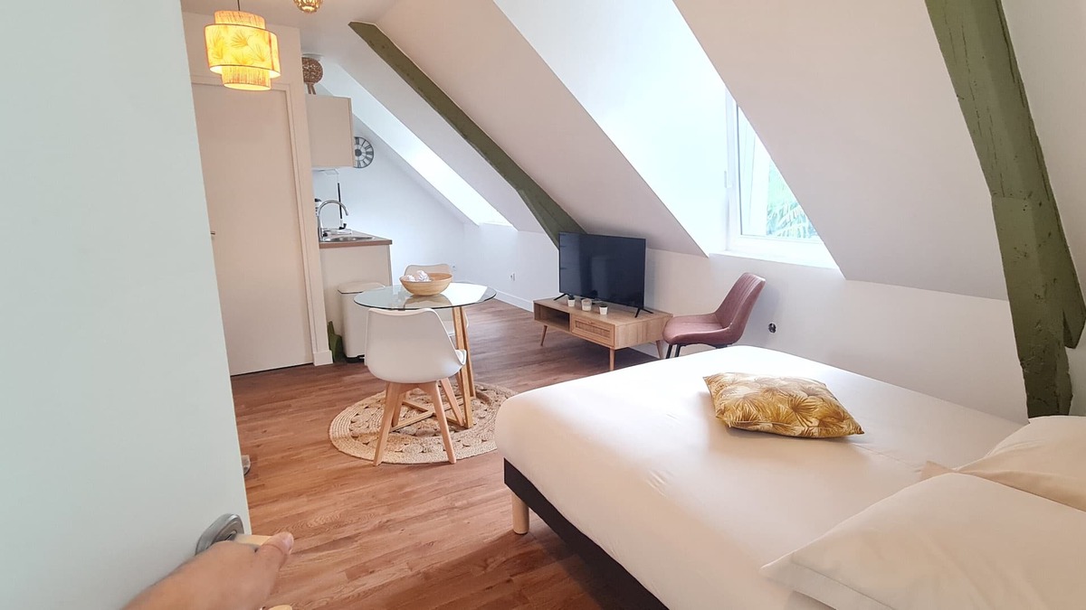 Pontivy Apartment | L'Imperial 9 Studio confort - dernier étage - centre ville