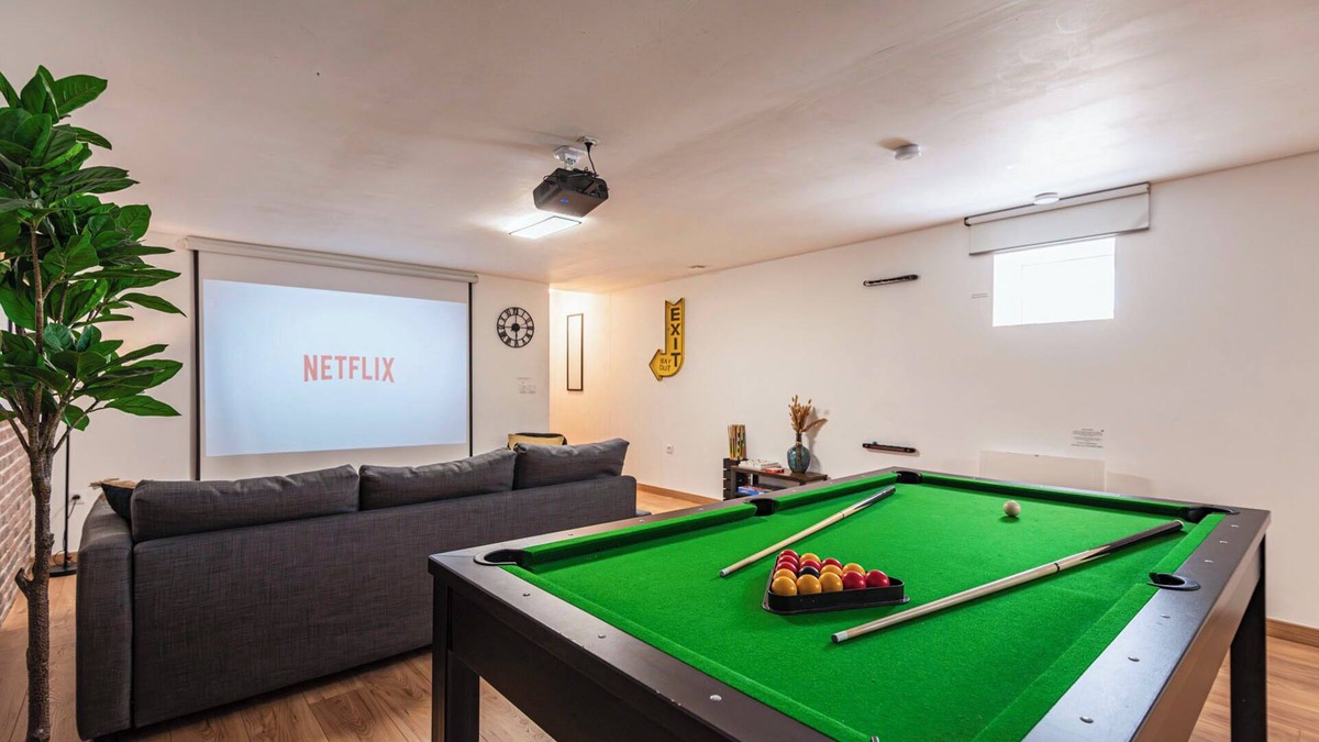 Reims City Centre Apartment | L'industriel - billiards & cinema - hyper center