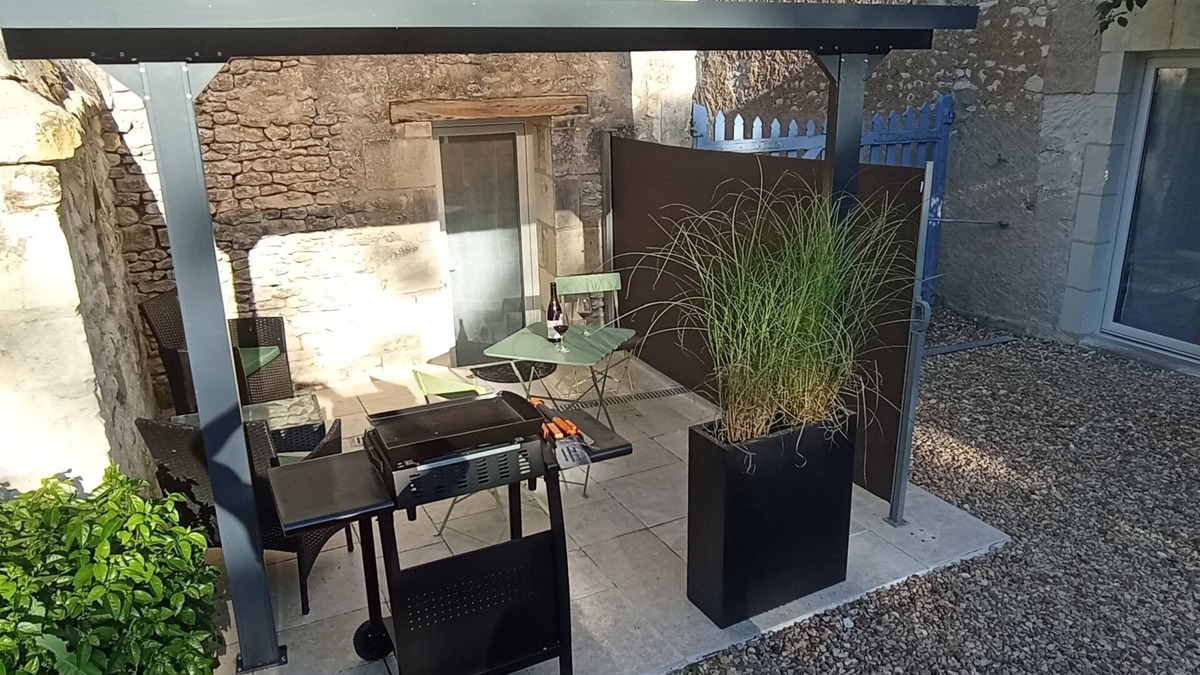 Civray-sur-Esves House | L'instant Civray