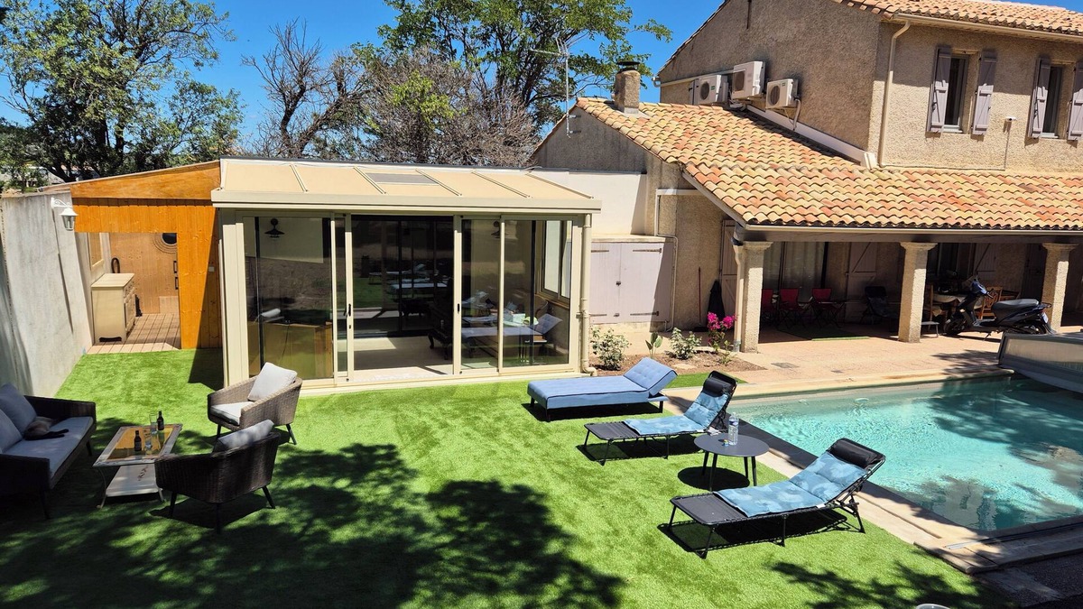 Montredon-des-Corbieres Apartment | L'orée des Pins Avec Piscine et Parc Arboré