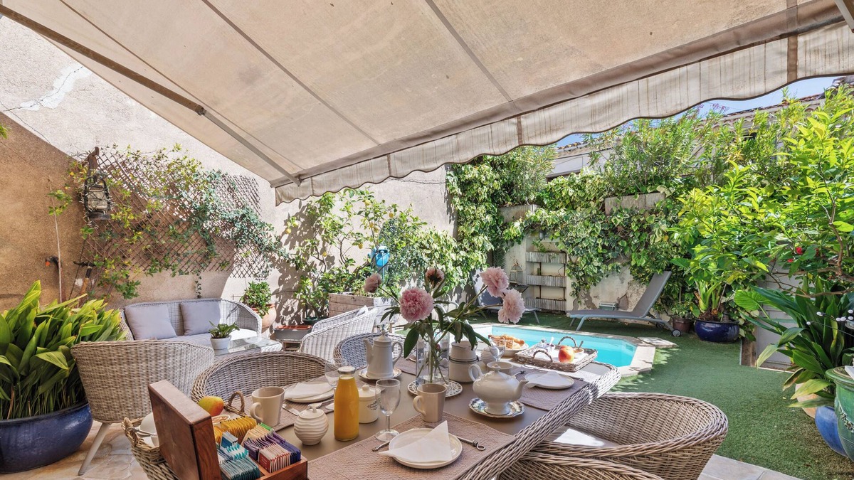Valros Bed & Breakfast | L'Orangerie