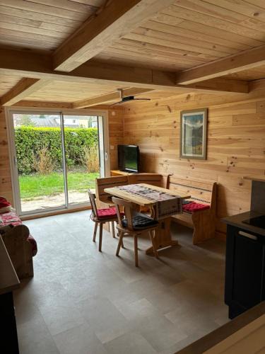Saint-Mamet Apartment | L'OURSIERE à Saint MAMET