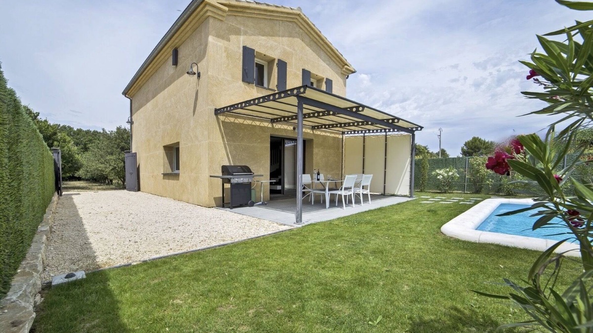 Grillon Villa | L'OUSTAOU, PRIVATE POOL & AIR CONDITIONING FOR 5 PEOPLE. Rated 3 *