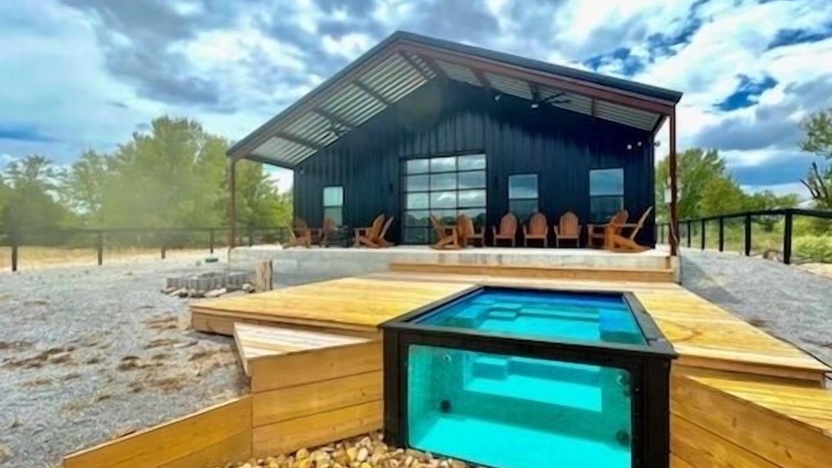 Ledbetter House | L Star Ranch Modern Barndominium - 15 minutes from Round Top!