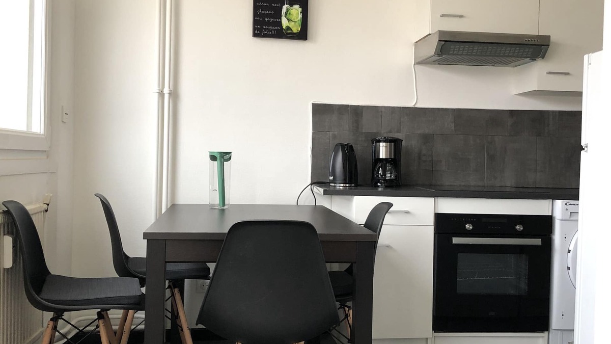 Plantieres Queuleu Apartment | L'urban - Appart au Top! Studio + parking + equipped for long stays