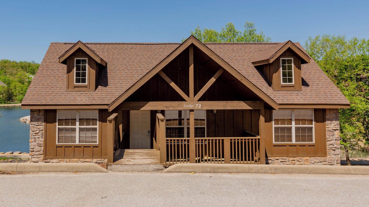 Reeds Spring Cabin | L072, 2Br, 2Ba, Sleep 8+, SEE DESC. for SUMMER SPECIAL