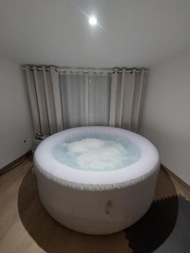 Livry-Gargan Apartment | L08 Jacuzzi 5 Étoile par Villa Dengous