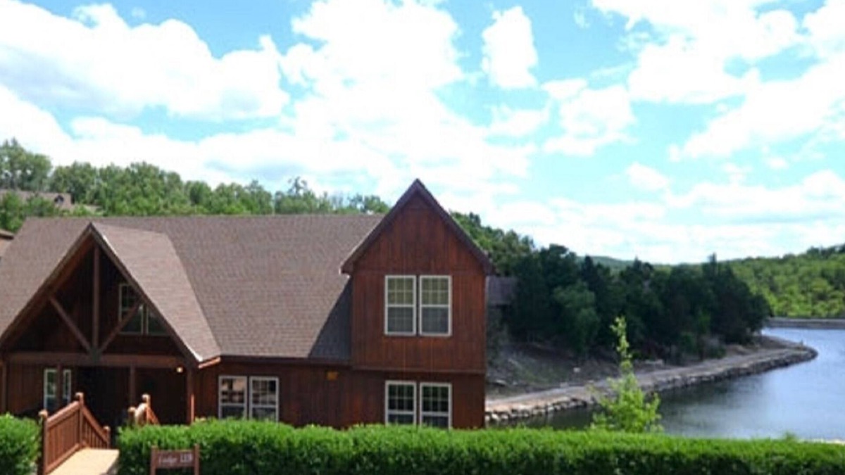 Reeds Spring Cabin | L119A, Family Funtimes 1-Br Loft Lakefront Cabin