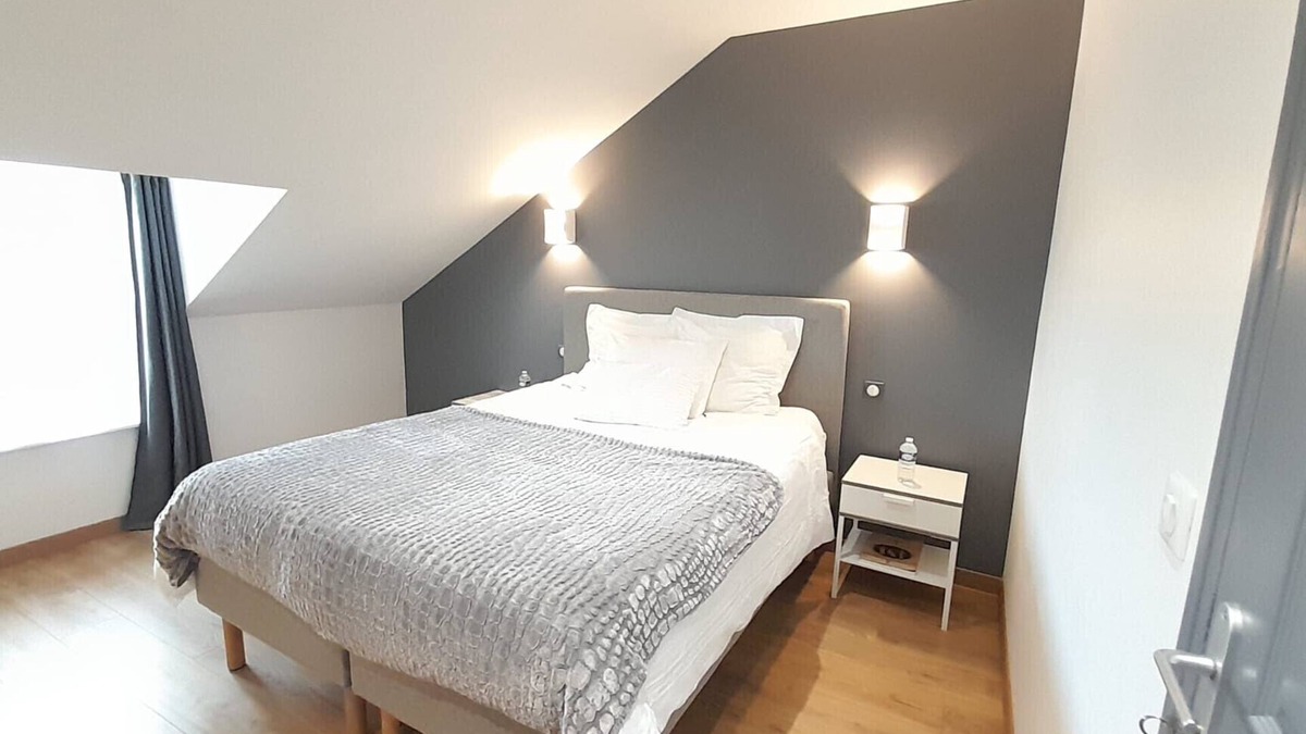 Villers-les-Ormes Bed & Breakfast | L3: double room at Domaine de Treuillaud with swimming pool