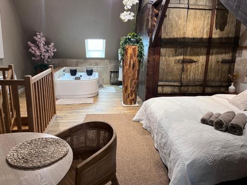 Saint-Omer Hotel | La 104 Zen Suite romantique dans maison réservée aux hôtes