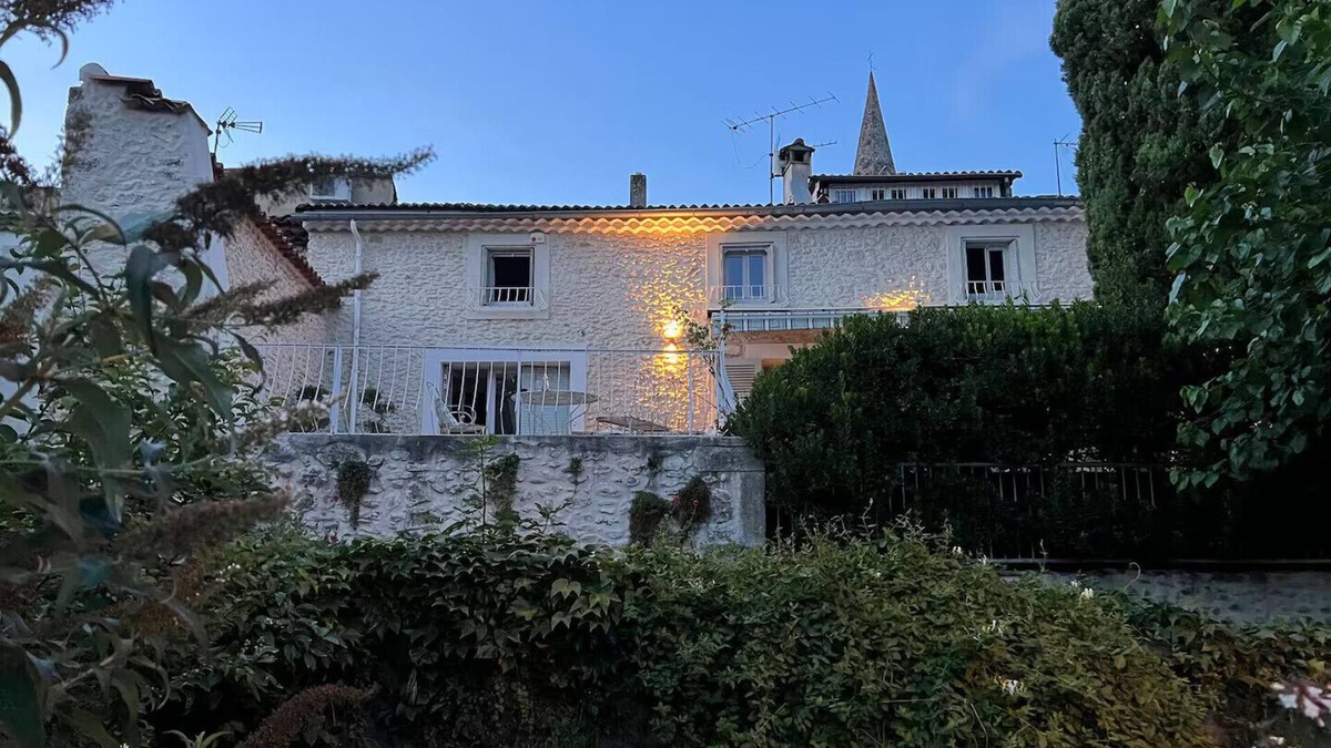 Aigueze House | La Bâtisse de Rêve, Authentic Villa for 8 people with Jacuzzi