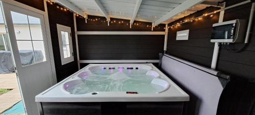 Conteville House | La Béroline, maison avec jacuzzi près de Honfleur
