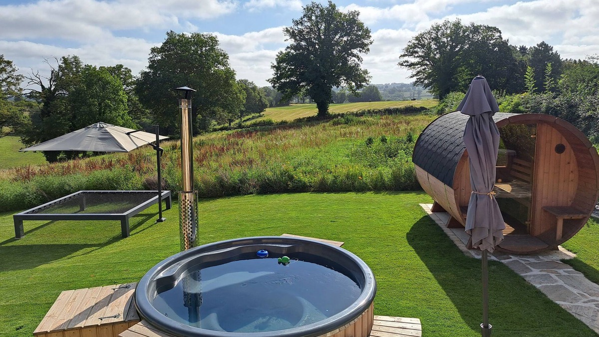 Saint-Denis-de-Jouhet House | La Bergerie Cosy - Sauna et Bain Nordique Privatif