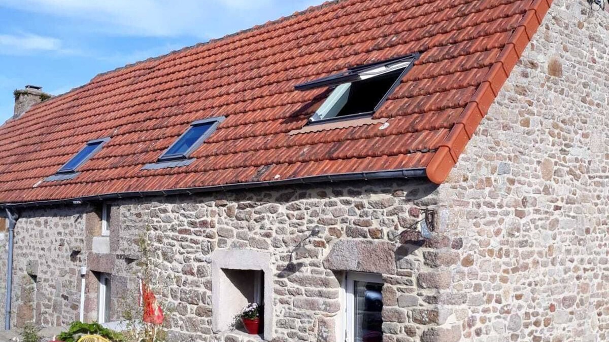 Fermanville House | La Bicyclette Bleue : Au Calme, Dans un Village Typique au Départ de Randonnée