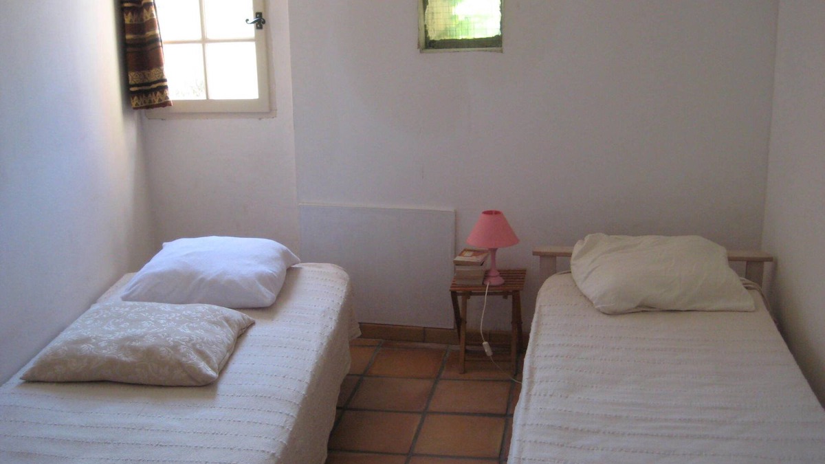 Ginasservis Apartment | La Biscaronne 18th century farmhouse in the heart of Provence Far from mass tourism