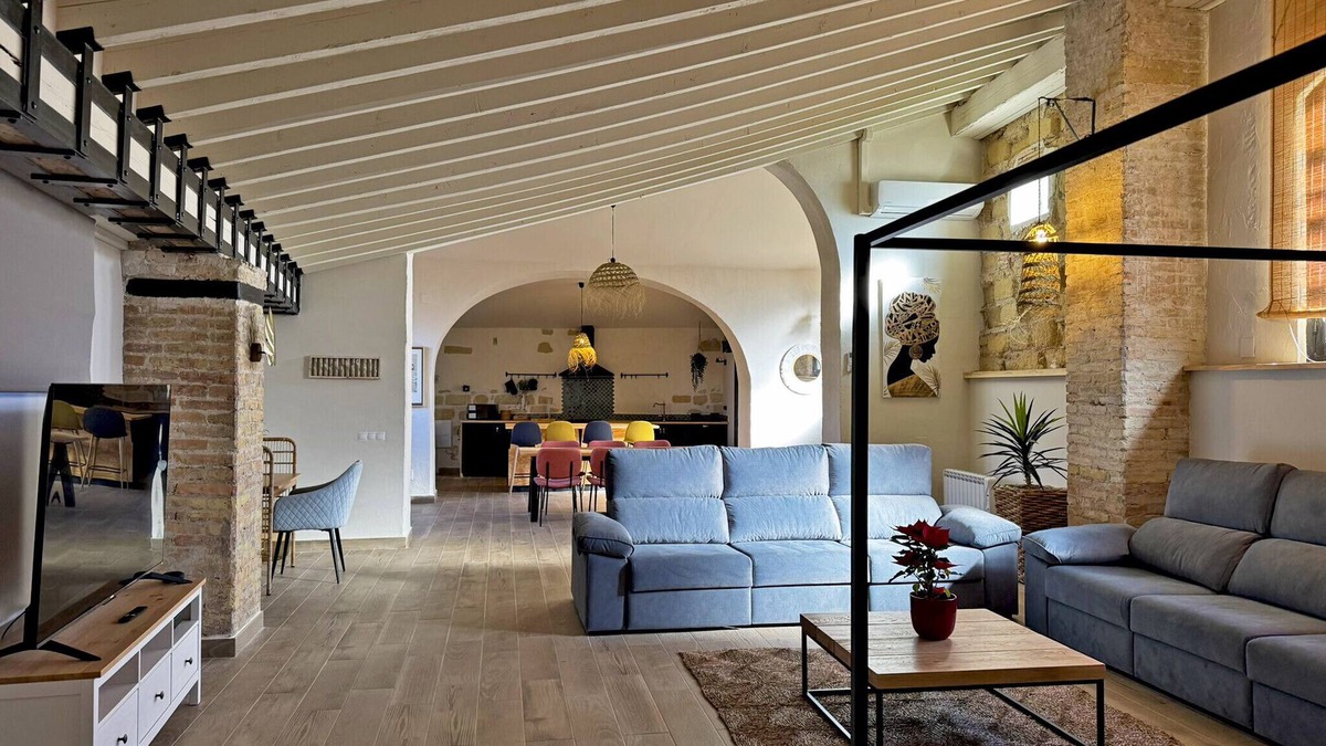 Jerez de la Frontera Old Town Ski Chalet | La Bodeguita - Ole Solutions