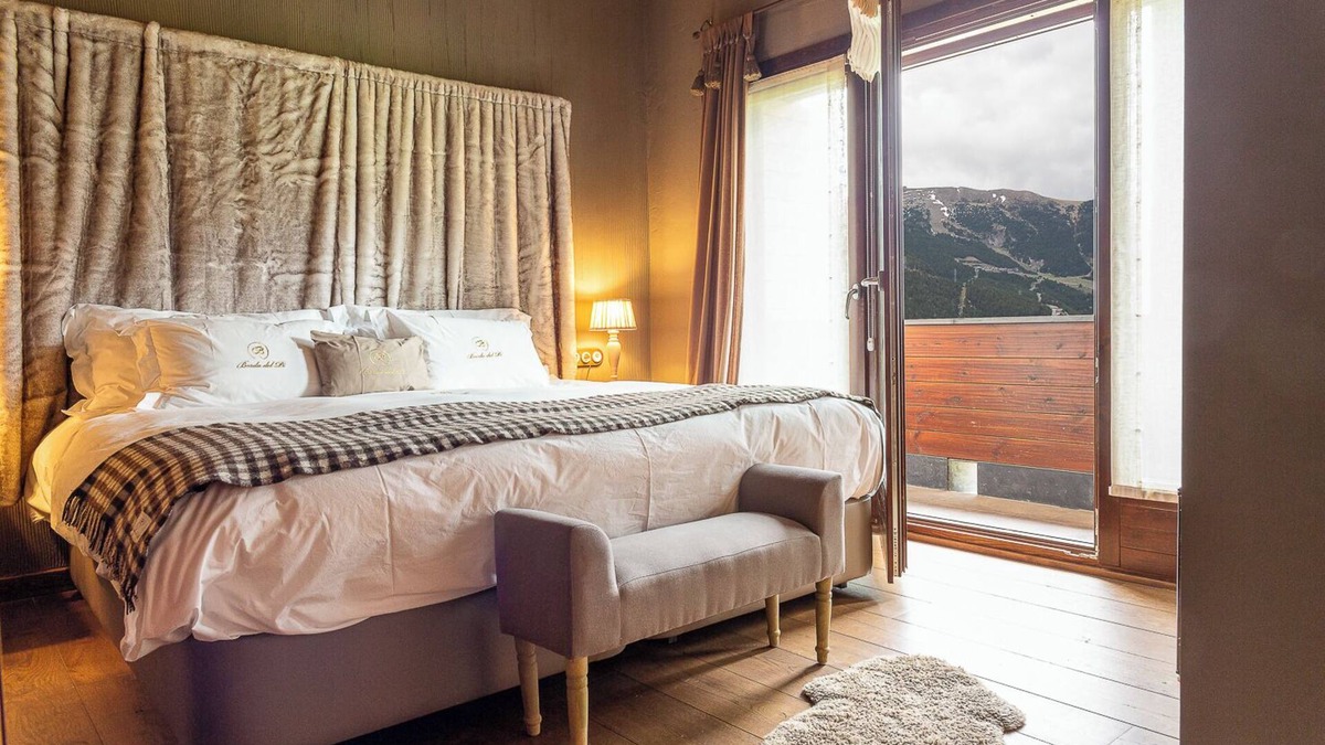 Canillo Bed & Breakfast | La Borda del Pi I Casamanya I Breakfast Included