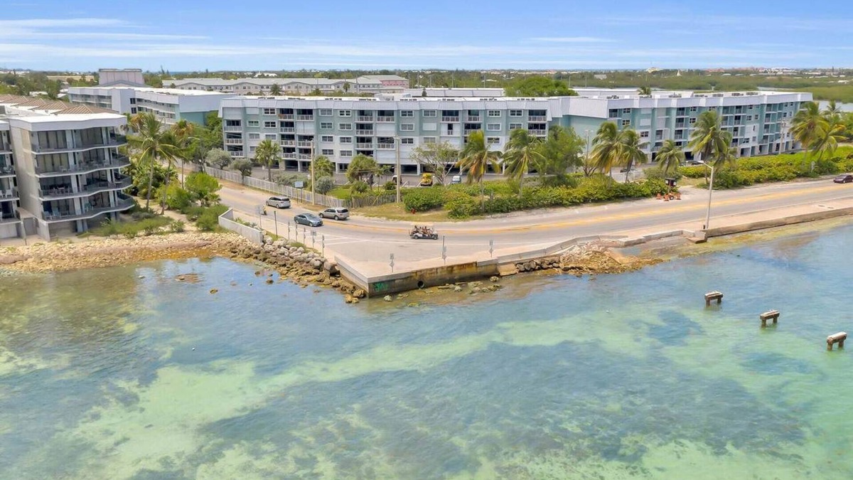 Key West Condo | La Brisa - Ocean Views Across from Smathers Beach