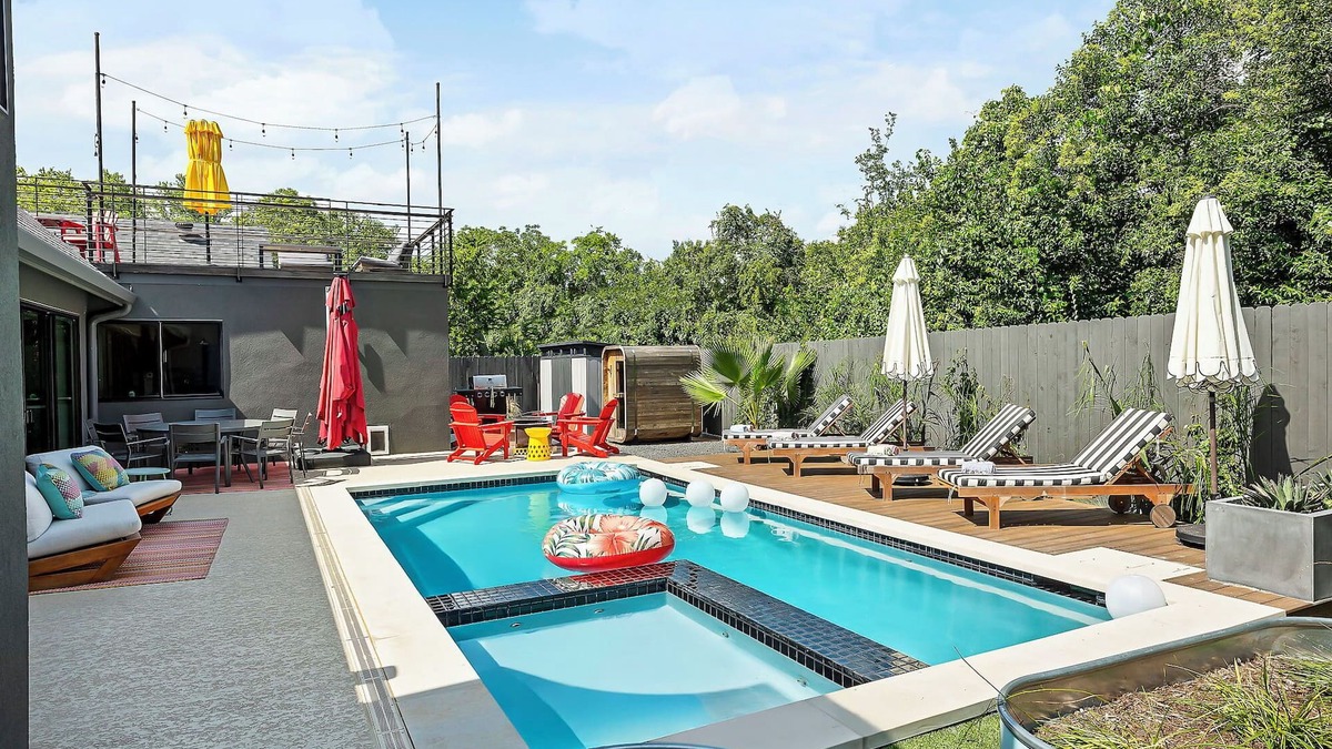Greater South River City House | La Buena Vida: Modern Oasis w/Pool, Spa, & Sauna