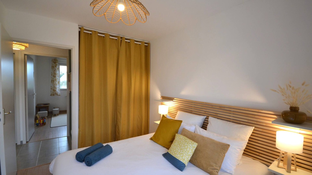Plancoet House | La Bulle Emeraude - Private Spa (6 Pers including 4 Adults)