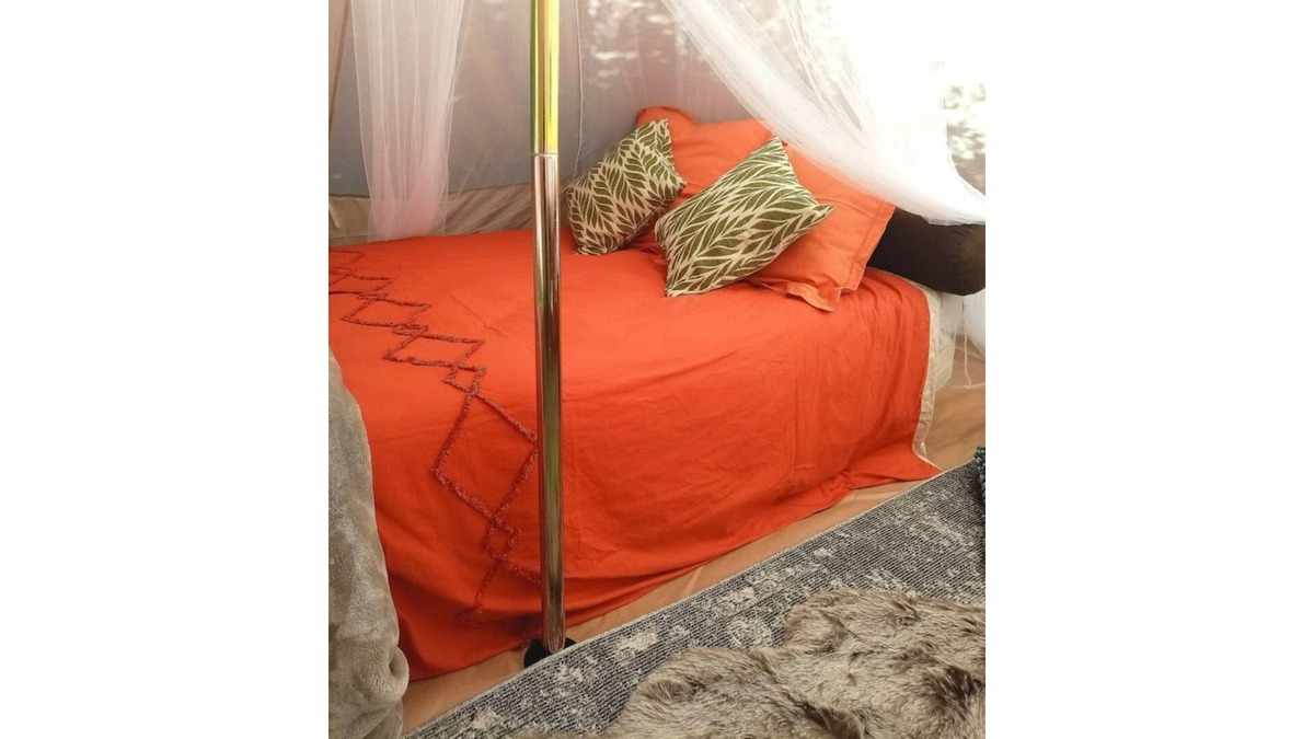 La Calotterie Cabin | LA CABANE BLEUE Glamping camping with all comforts