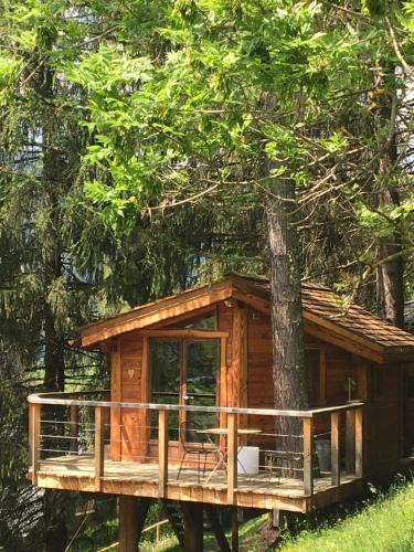 Saint-Jean-dʼAulps Bed & Breakfast | la Cabane dans les Arbres