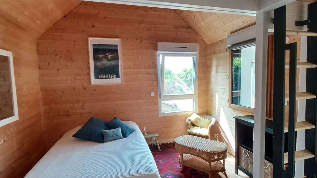 Lancieux Ski Chalet | La Cabane du Tertre de la Roche between Land and Sea, 1km from the village of Lancieux