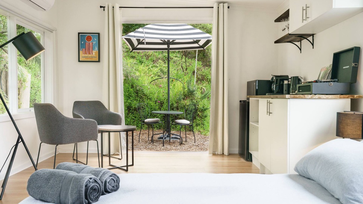 Tootgarook Apartment | La Cabine | Private studio 5 mins Peninsula Hot Springs, Golf, Beaches, Wineries