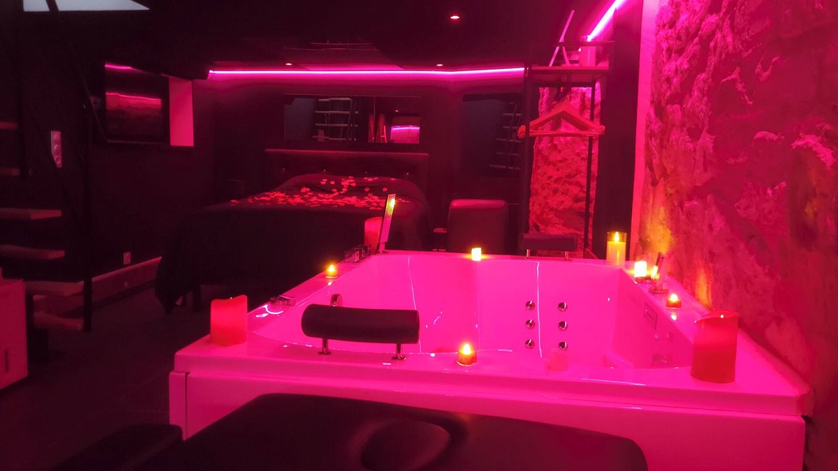 Universite House | La Cachette Secrete - Love Room Caen