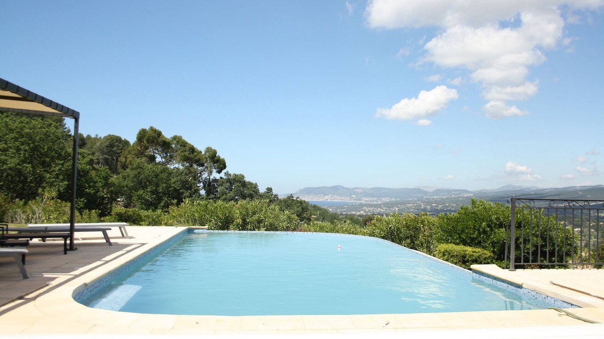 La Cadiere-d'Azur Villa | La Cadière, Villa 230m2 in a quiet area, superb panoramic view, infinity pool